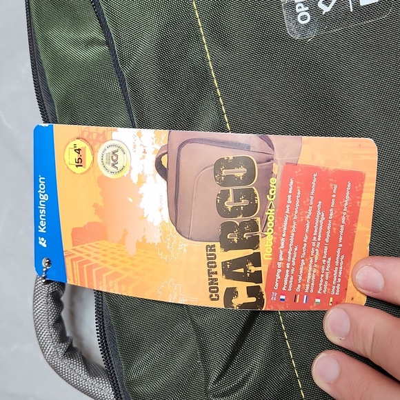 Kensington Laptop 15.4" Bag - Picture 8 of 14